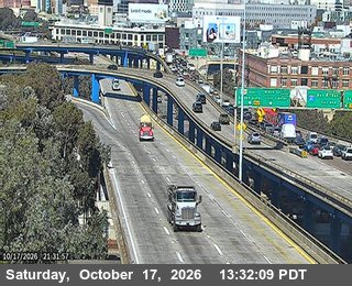 Traffic camera: TV302 -- US-101 : 17th Street
